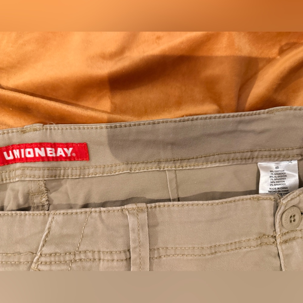 UNIONBAY Men's Cargo Shorts in Beige - Picture 2 of 3